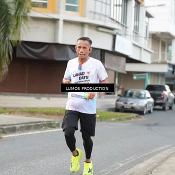 Runner Photo 7999143