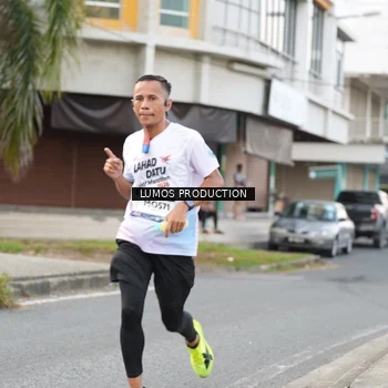 Runner Photo 7999150