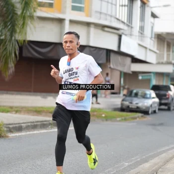 Runner Photo 7999152