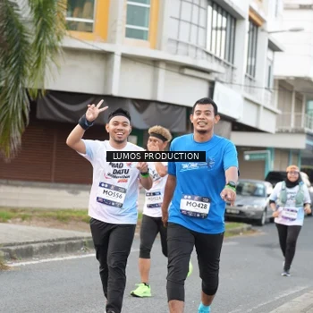 Runner Photo 7999157