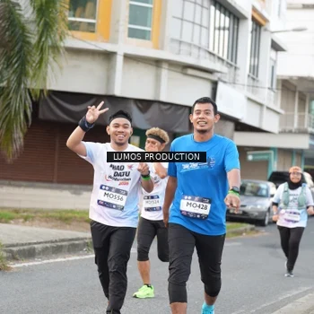 Runner Photo 7999158
