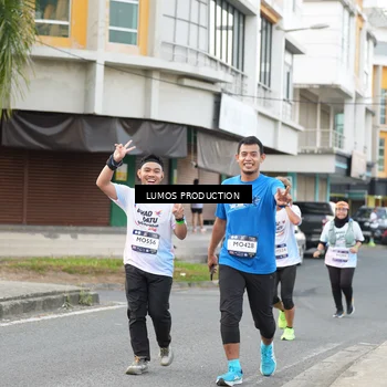 Runner Photo 7999159