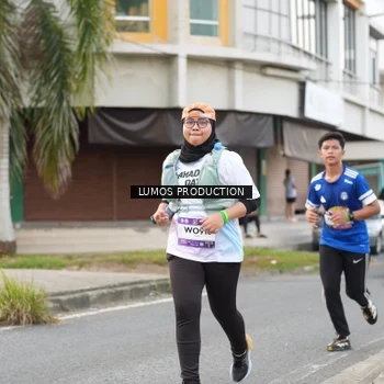 Runner Photo 7999177