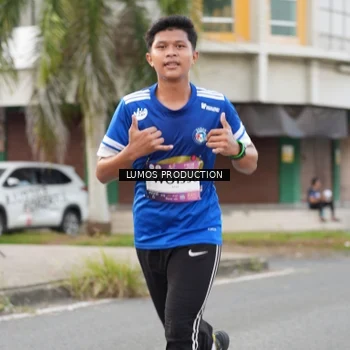 Runner Photo 7999201