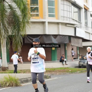Runner Photo 7999263