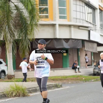 Runner Photo 7999275