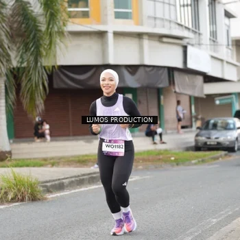 Runner Photo 7999291