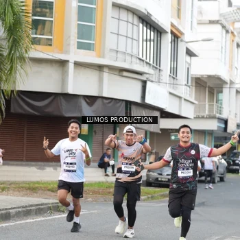 Runner Photo 7999342