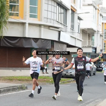 Runner Photo 7999345