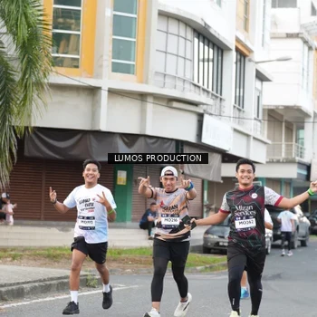Runner Photo 7999349