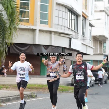 Runner Photo 7999351