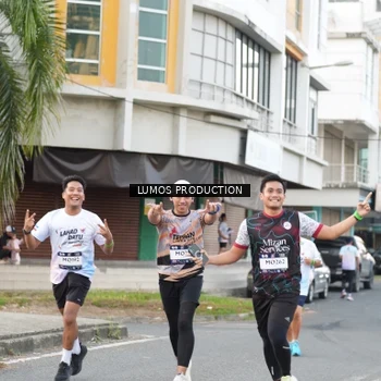 Runner Photo 7999356