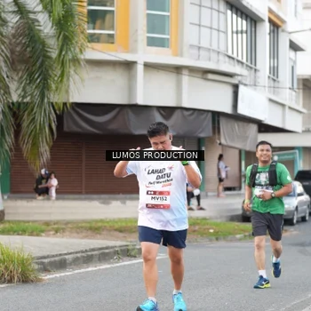 Runner Photo 7999361