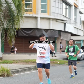 Runner Photo 7999362