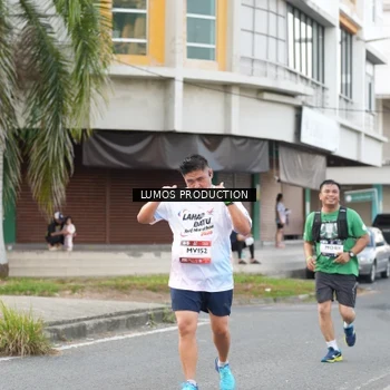 Runner Photo 7999366