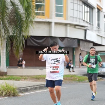 Runner Photo 7999367