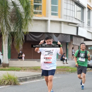 Runner Photo 7999370