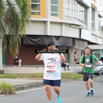 Runner Photo 7999371