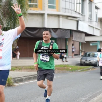 Runner Photo 7999373