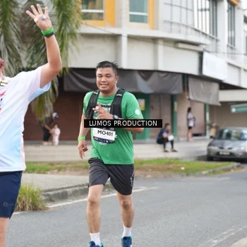 Runner Photo 7999383