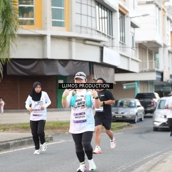 Runner Photo 7999390
