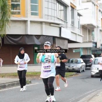 Runner Photo 7999393