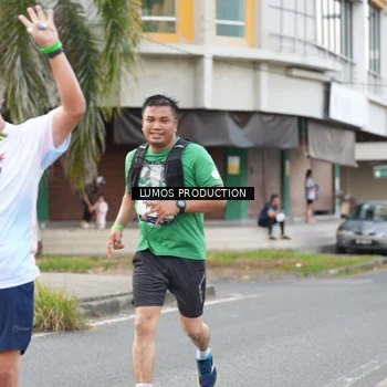 Runner Photo 7999399
