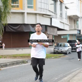 Runner Photo 7999415