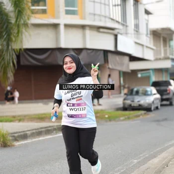Runner Photo 7999423