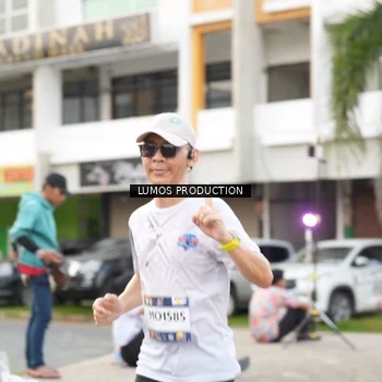 Runner Photo 7999476