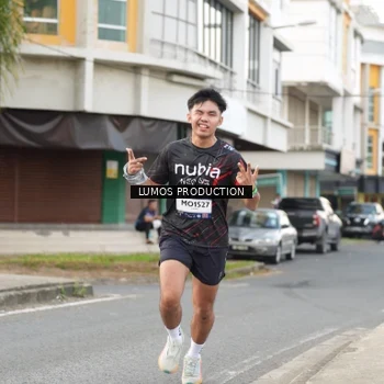 Runner Photo 7999549