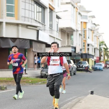 Runner Photo 7999565