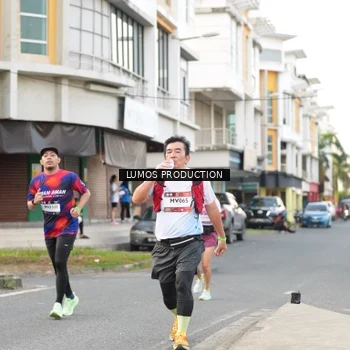 Runner Photo 7999567