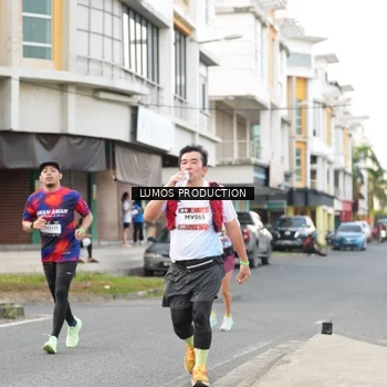 Runner Photo 7999569