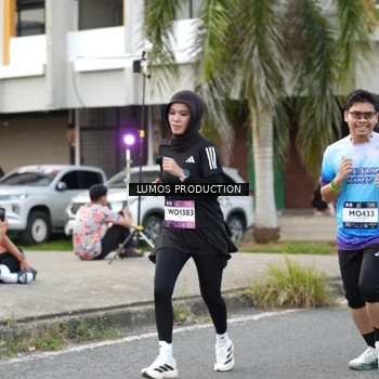 Runner Photo 7999605