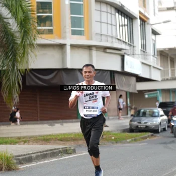 Runner Photo 7999635