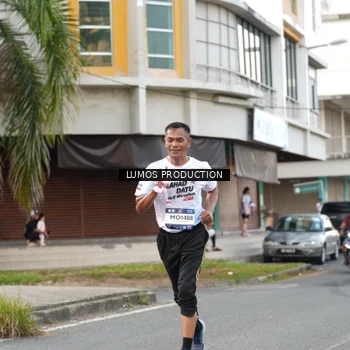 Runner Photo 7999638