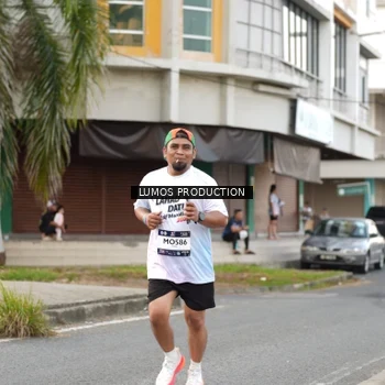 Runner Photo 7999664