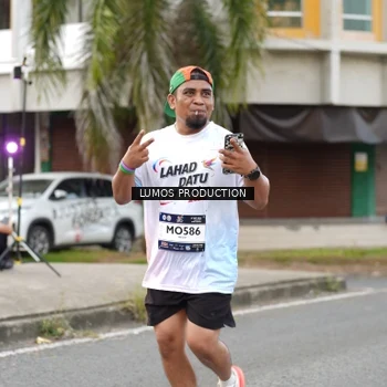 Runner Photo 7999695