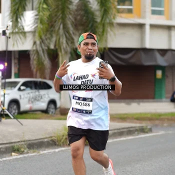 Runner Photo 7999696