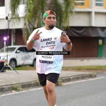 Runner Photo 7999697