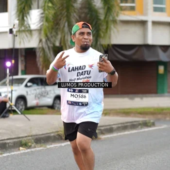 Runner Photo 7999698