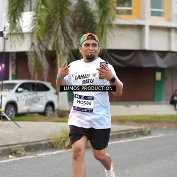 Runner Photo 7999699