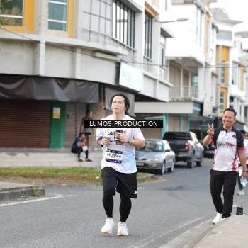 Runner Photo 7999709
