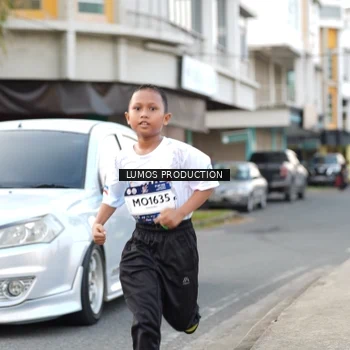 Runner Photo 7999796