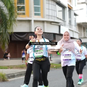 Runner Photo 7999798