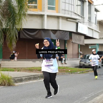Runner Photo 7999913