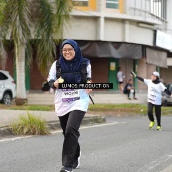 Runner Photo 7999934