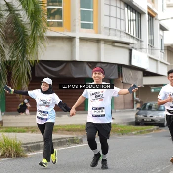 Runner Photo 7999941