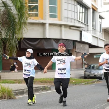 Runner Photo 7999943